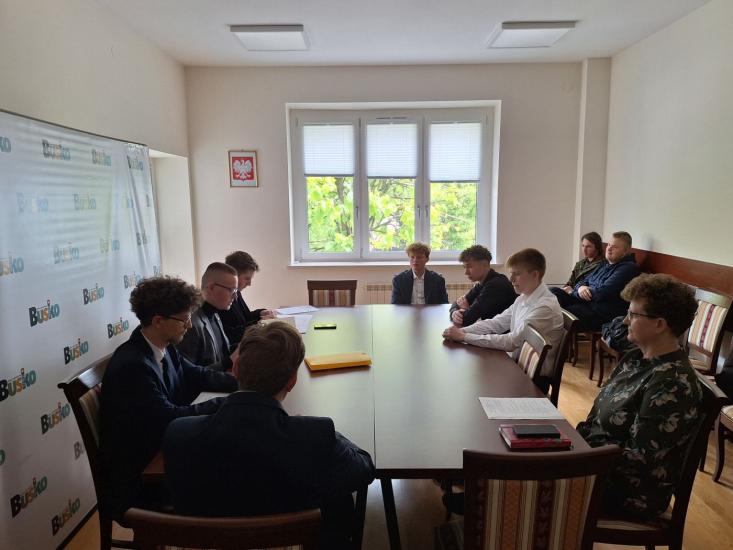 Sesja Nr III Młodzieżowej Rady Miasta i Gminy Busko-Zdrój kadencji 2024-2026 z dnia 19.05.2025r.