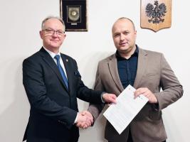 Umowa na przebudowę budynku Buskiego Samorządowego Centrum Kultury