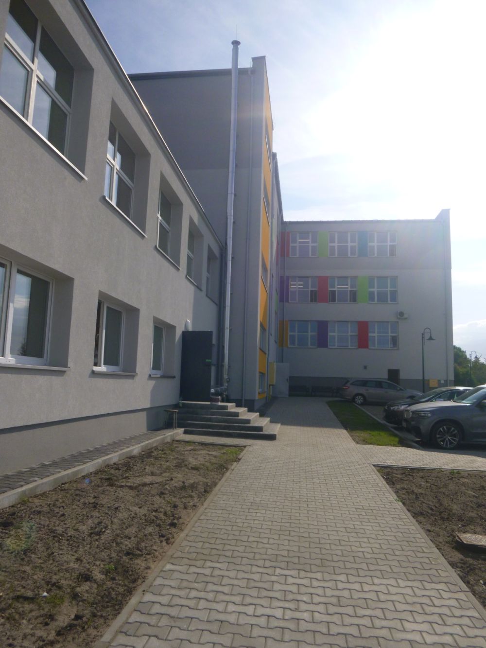 Zakończono realizację zadania „Rozbudowa budynku Szkoły Podstawowej Nr 2  w Busku-Zdroju o sale dydaktyczne i pomieszczenia towarzyszące” w ramach zadania budżetowego pn. „Rozwój infrastruktury edukacyjnej w Gminie  Busko-Zdrój”