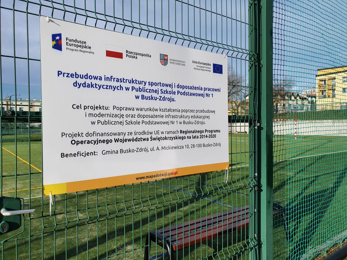 Informacja dotycząca realizacji projektu pt. „Przebudowa infrastruktury sportowej i doposażenie pracowni dydaktycznych w Publicznej Szkole Podstawowej Nr 1 w Busku-Zdroju” współfinansowanego ze środków UE w ramach RPO WŚ