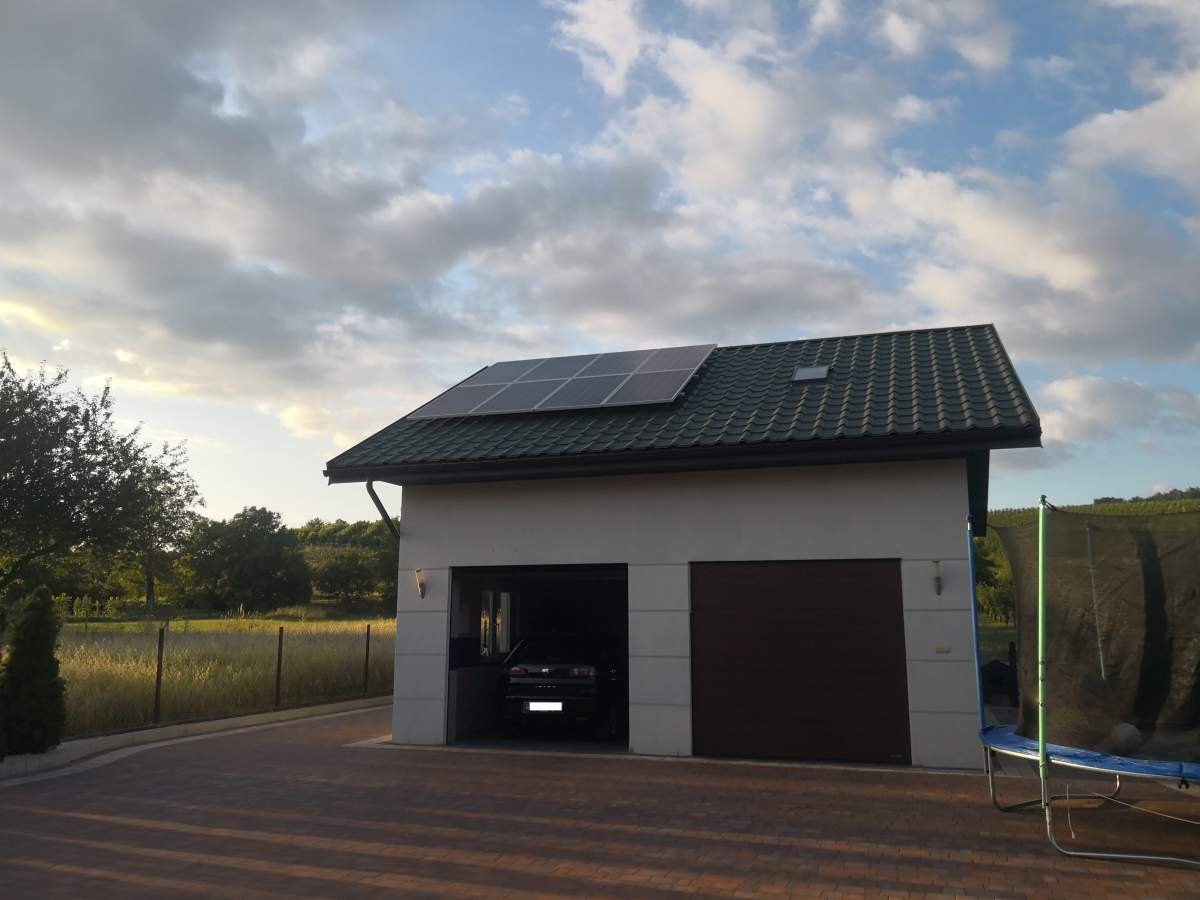 Zakończono realizację zadania pn: „Wykorzystanie odnawialnych źródeł energii poprzez montaż instalacji fotowoltaicznych w gospodarstwach domowych na terenie Gminy Busko-Zdrój”