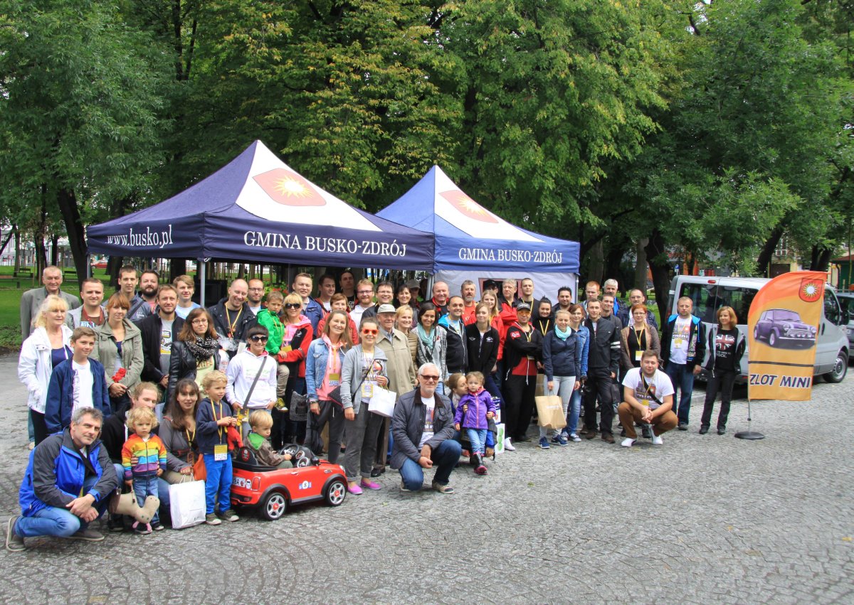 Zlot samochodów Mini w Busku-Zdroju