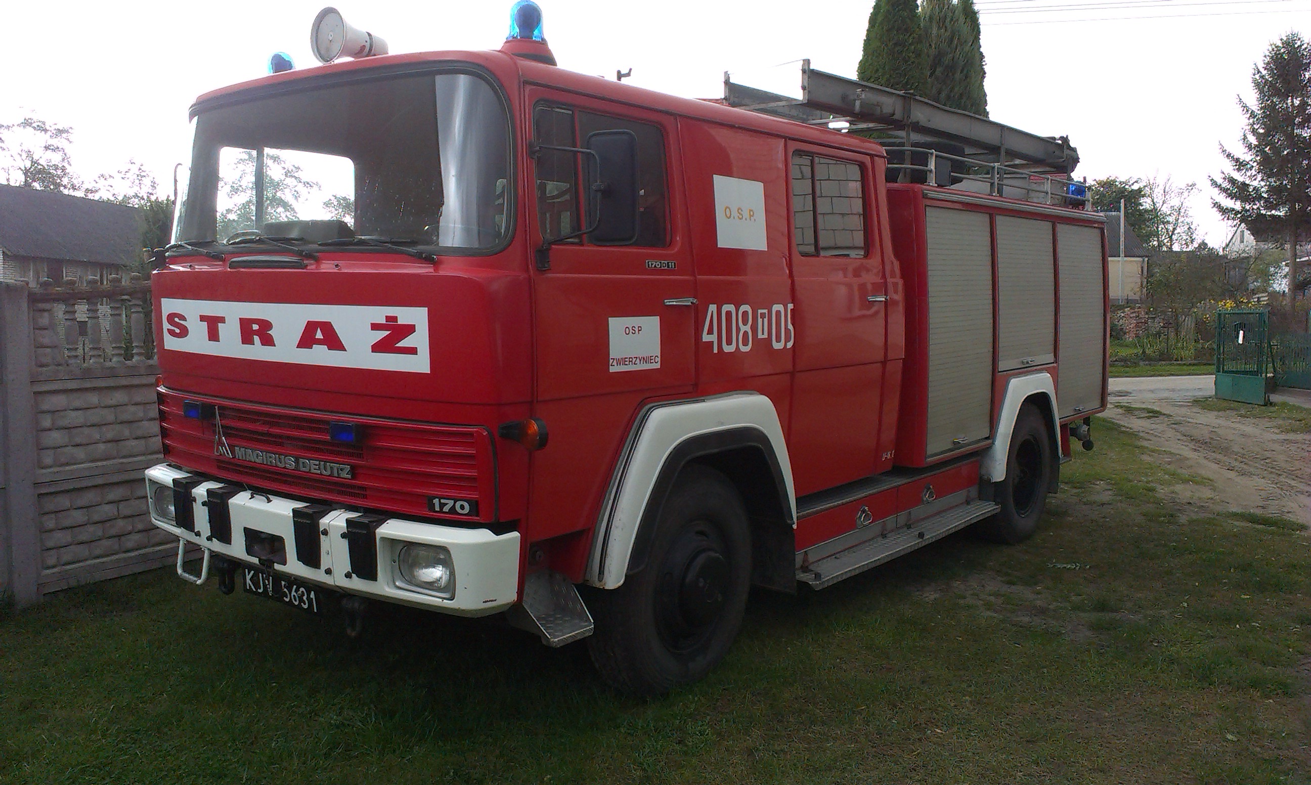 Ogłoszenie Burmistrz Miasta i Gminy Busko-Zdrój OFERUJE DO SPRZEDAŻY SAMOCHÓD STRAŻACKI MARKI MAGIRUS-DEUTZ.