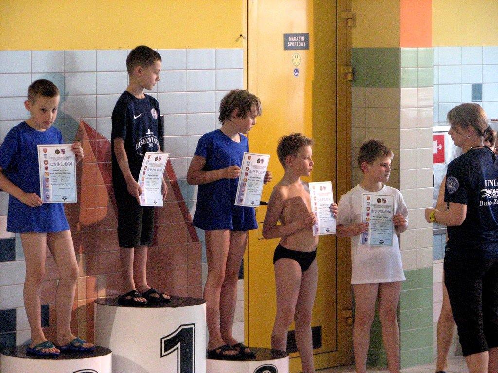 PŁYWACKI MAJ I 10 RAZY PODIUM PŁYWAKÓW MUKS UNIA BUSKO – ZDRÓJ
