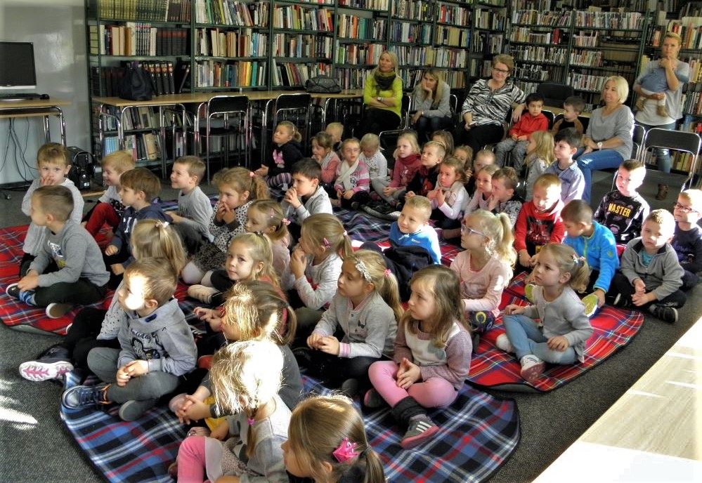  Spektakl "Łakocie dla Jasia i Małgosi"