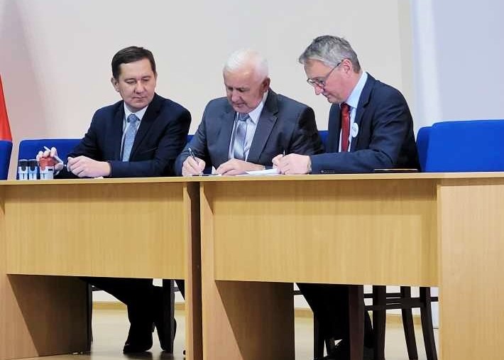 Podpisanie umowy na dofinansowanie realizacji zadań związanych z usuwaniem skutków klęsk żywiołowych w infrastrukturze drogowej które wystąpiły w lipcu br. 