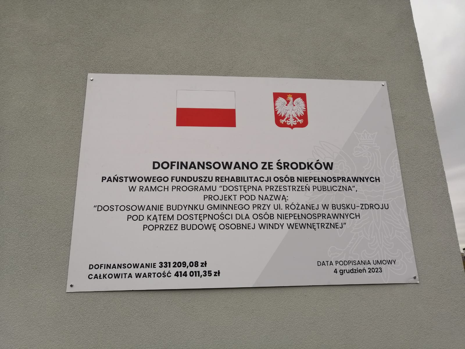 Dostosowanie budynku gminnego przy ul. Różanej w Busku-Zdroju pod kątem dostępności dla osób niepełnosprawnych poprzez budowę osobowej windy wewnętrznej