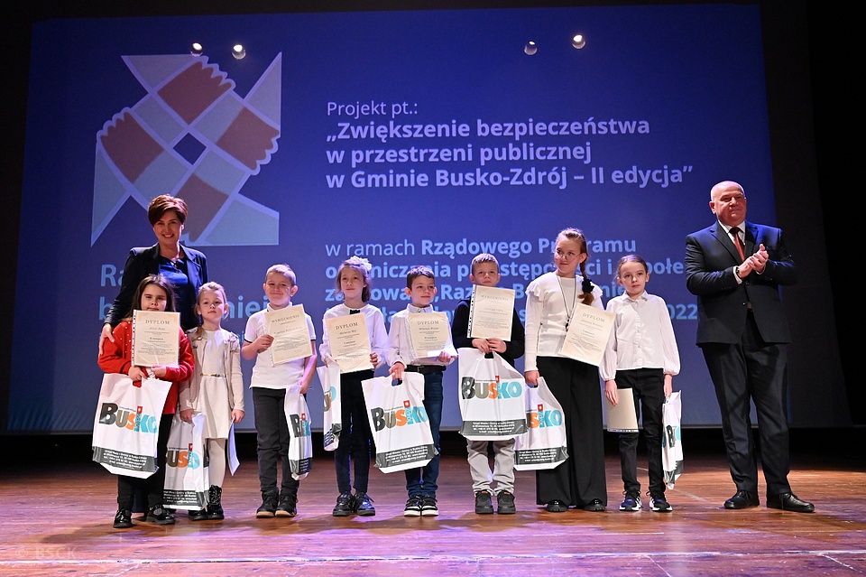 Uczniowie Zespołu Placówek Oświatowych w Dobrowodzie