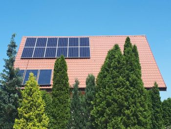 Zakończono realizację zadania pn: „Wykorzystanie odnawialnych źródeł energii poprzez montaż instalacji fotowoltaicznych w gospodarstwach domowych na terenie Gminy Busko-Zdrój”